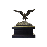 ksa/images/productimages/sharatt/decorative-sculpture/metal-falcon-figure-with-wood-base-20-x-20-cm.webp