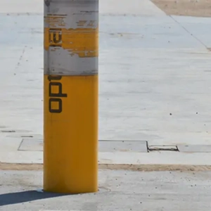 Retracting Traffic Bollard