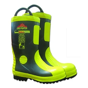 uae/images/productimages/qadri-and-qureshi-general-trading-llc/safety-shoe/fireman-boots-malaysia-bulldozer-bd9788.webp